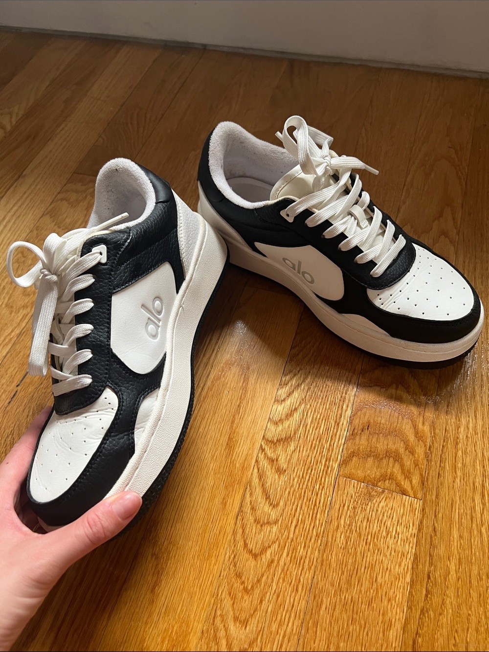 ALO Yoga Black & White Low-Top Sneakers - Picture 2 of 5